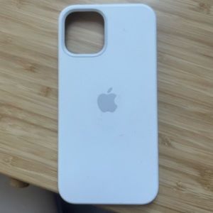 iPhone 12 mag safe silicone case